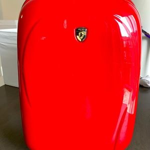 Heys mini carry on suitcase for kids!